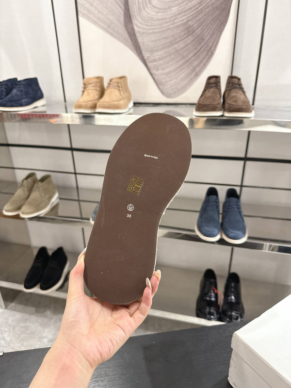 The Row SS2025. Boots Brown Suede 543372