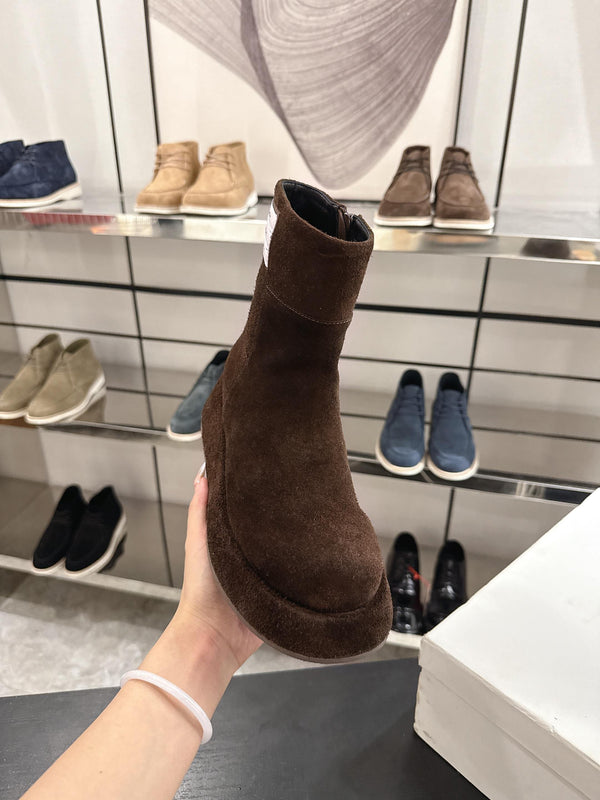 The Row SS2025. Boots Dark Brown Suede 543373