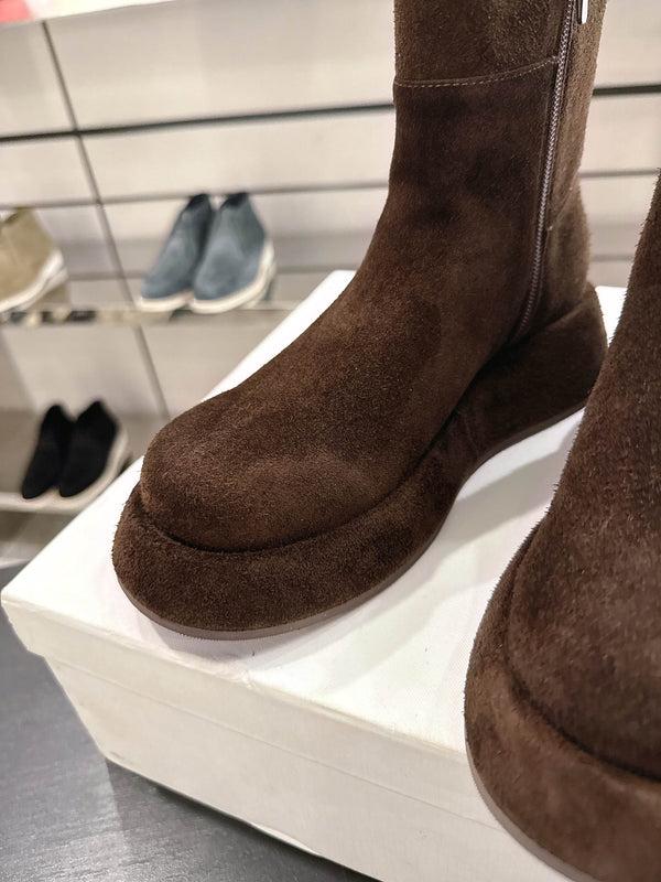 The Row SS2025. Boots Dark Brown Suede 543373