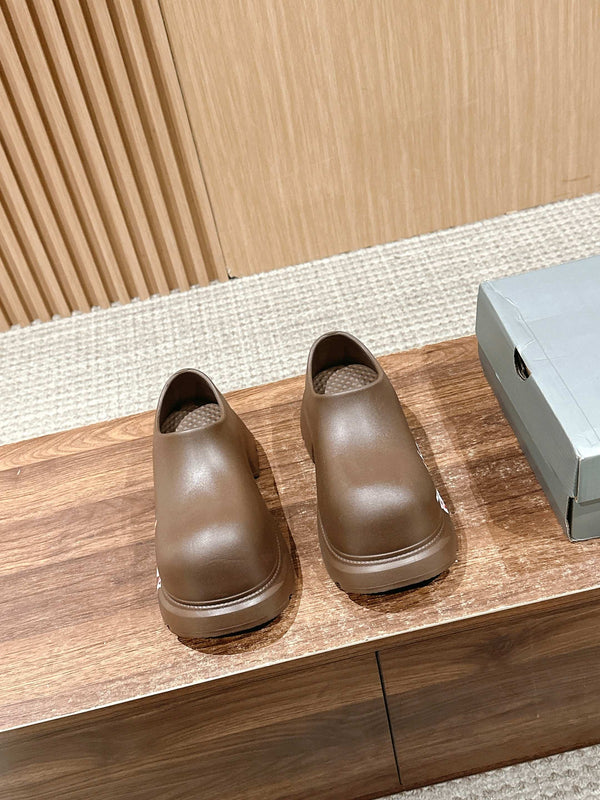 SCARPE DA CUOCO CON SUOLA SPESSA GRAFFITI IN GOMMA MARRONE