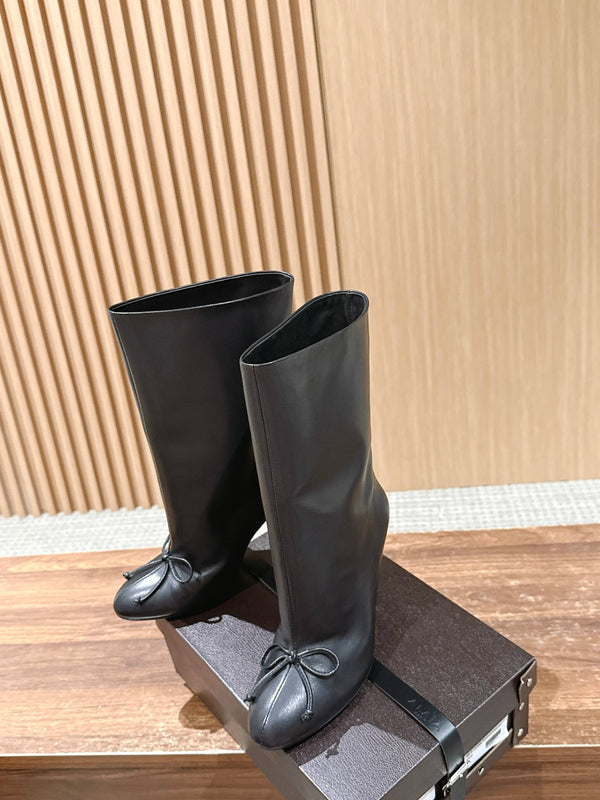 ALAIA high-heeled short boots black calfskin 386012