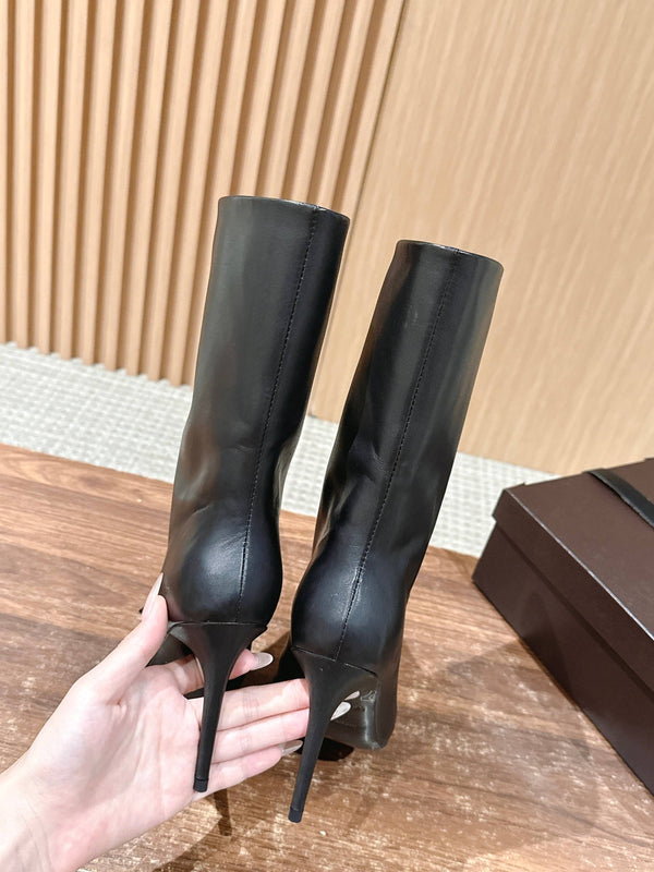 ALAIA high-heeled short boots black calfskin 386012