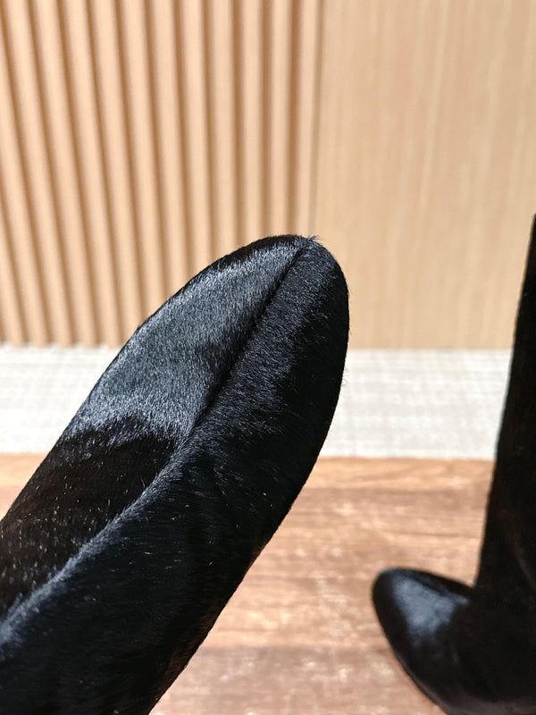 ALAIA high-heeled short boots black velvet 386015