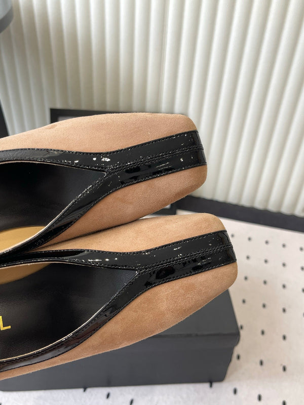 CC 26s Matthieu Blazy Pump 9.5cm Beige Suede 807481