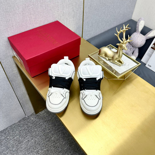 One Stud Sneaker Garavani Calfskin Fabric Black White