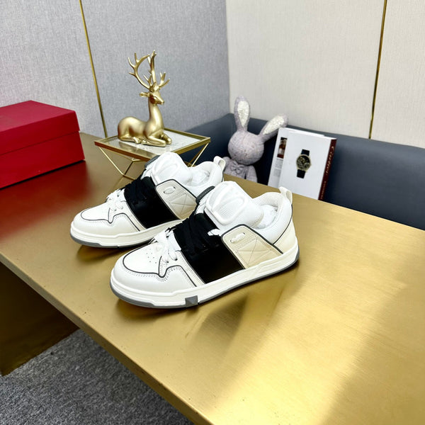 One Stud Sneaker Garavani Calfskin Fabric Black White