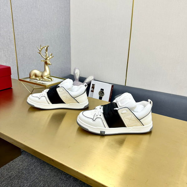 One Stud Sneaker Garavani Calfskin Fabric Black White