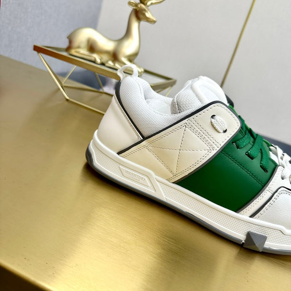 Sneaker One Stud Garavani in pelle di vitello verde bianco