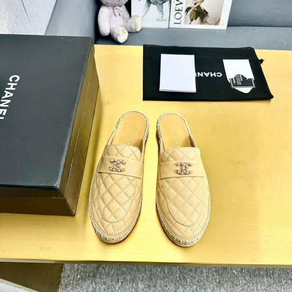 mulo in pelle di vitello trapuntata beige