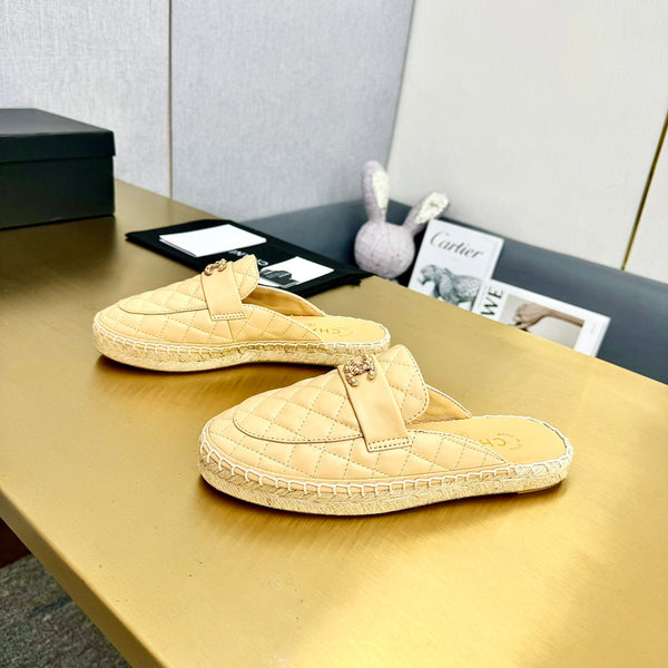 mulo in pelle di vitello trapuntata beige