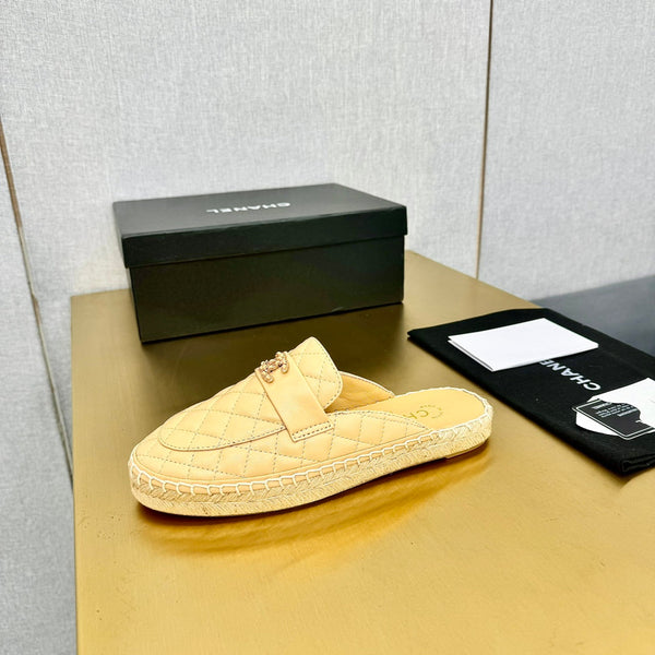 mulo in pelle di vitello trapuntata beige