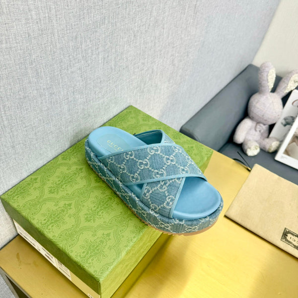 GG SLIDE SANDAL SKY CANVAS CROSS STRAPS