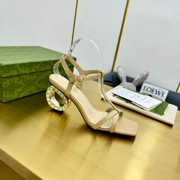 SANDALO CON TACCO MEDIO IN PELLE DI VITELLO BEIGE TAN CON STRASS