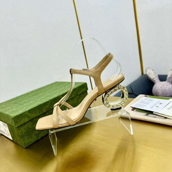 SANDALO CON TACCO MEDIO IN PELLE DI VITELLO BEIGE TAN CON STRASS