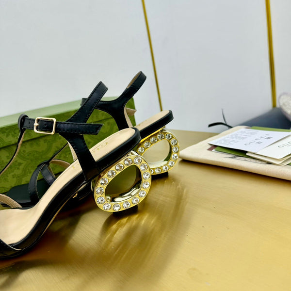 SANDALO TACCO MEDIO IN VITELLO NERO CON STRASS