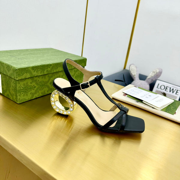 SANDALO TACCO MEDIO IN VITELLO NERO CON STRASS