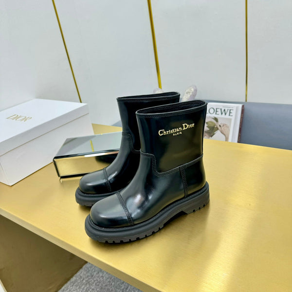 CD Ankle Boot In Glossy Black Cowhide 111758