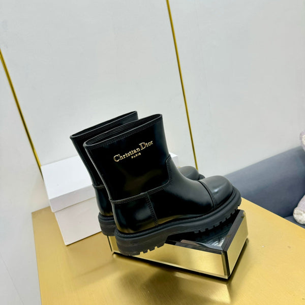 CD Ankle Boot In Glossy Black Cowhide 111758