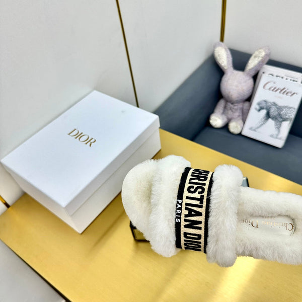 CD Dway Slide In White Mix Black Wool Fleece Lining And Canvas Fabric 111079