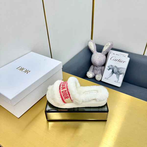 CD Dway Slide In White Mix Red Wool Fleece Lining And Canvas Fabric 111085