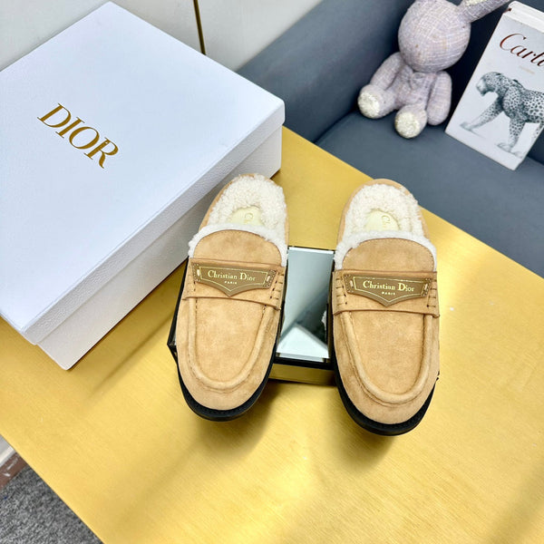 CD Boy Mule In Beige Vintage Suede With Wool Fleece Lining 111830