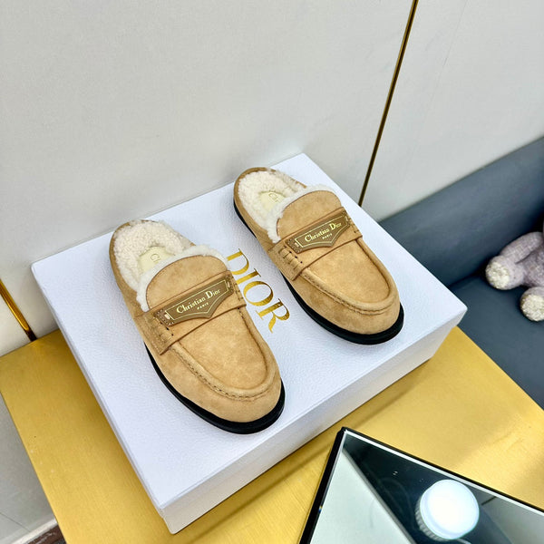 CD Boy Mule In Beige Vintage Suede With Wool Fleece Lining 111830