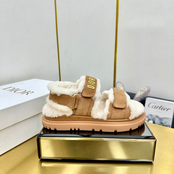 Dioract Sandal In Brown Suede And Wool Fleece Lining 111048