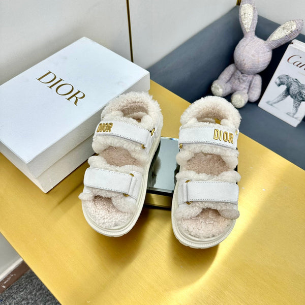 Dioract Sandal In White Suede And Wool Fleece Lining 111050