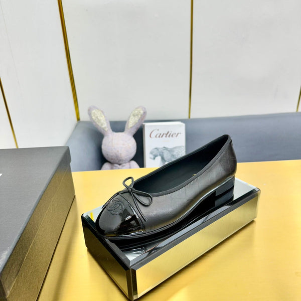 cc ballet flats in black lambskin and black patent calfskin 137426