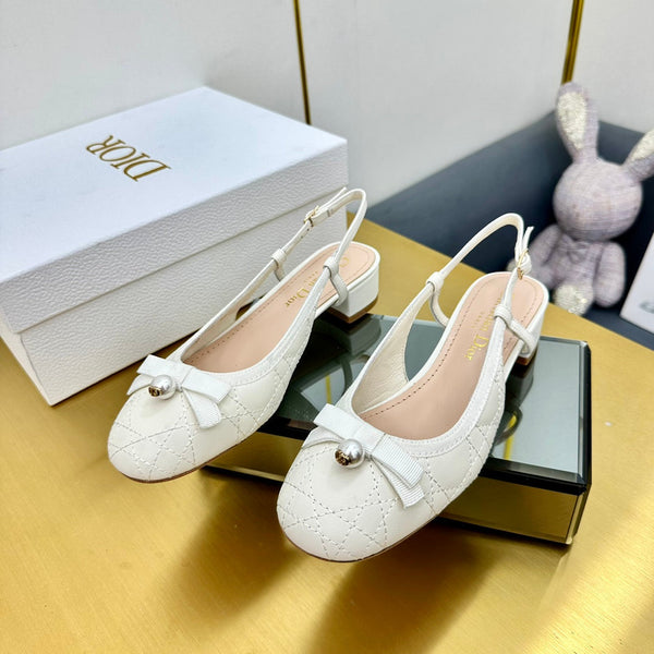 CD Ballet Slingback Pump 35MM In White Quilted Calfskin 111037