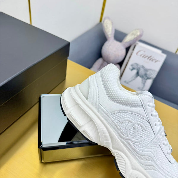 DAD SNEAKER IN CAMOSCIO BIANCO E RETE TRASPIRANTE