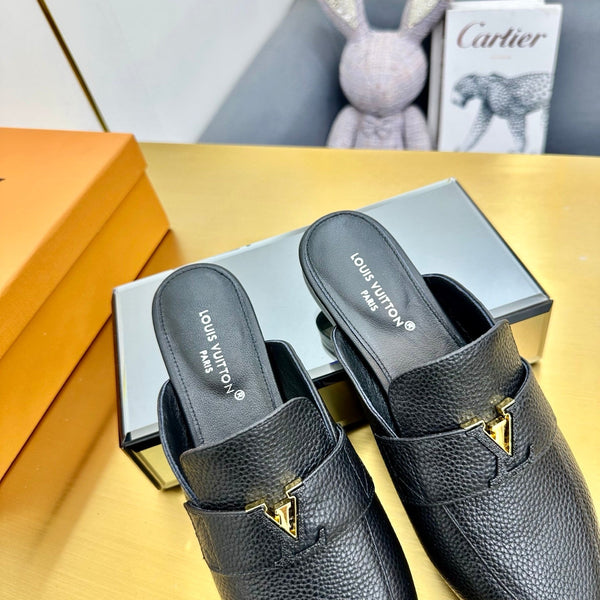 LV 25C LV Capri Mocassino aperto sul retro in pelle di vacchetta nera rugosa 219926