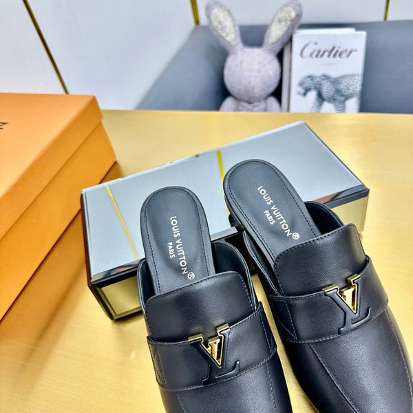 Mocassino LV 25C LV Capri con suola aperta in pelle di vacchetta nera 219928