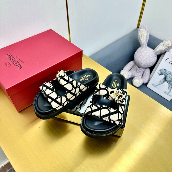 VT 25 Platform Sandals Black Beige Slippers Cowhide