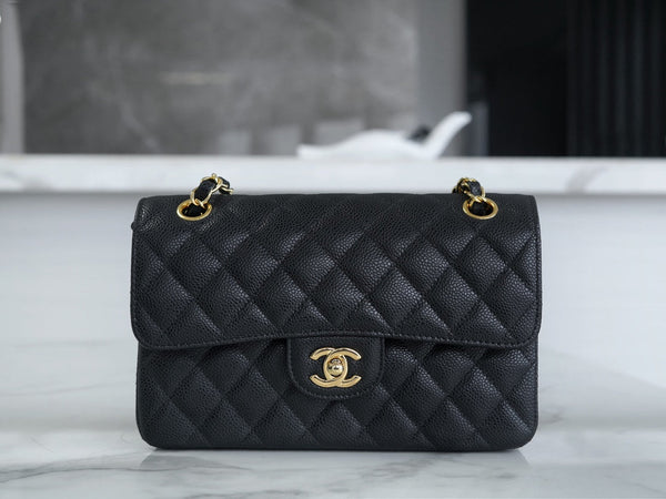 CLASSIC FLAP 23 NERO CAVIAR GOLD HARDWARE