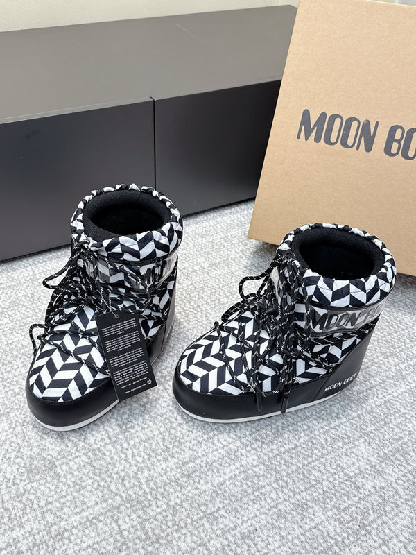 Moon Boot Icon White Black Geometric Print Leather Cavas 515586
