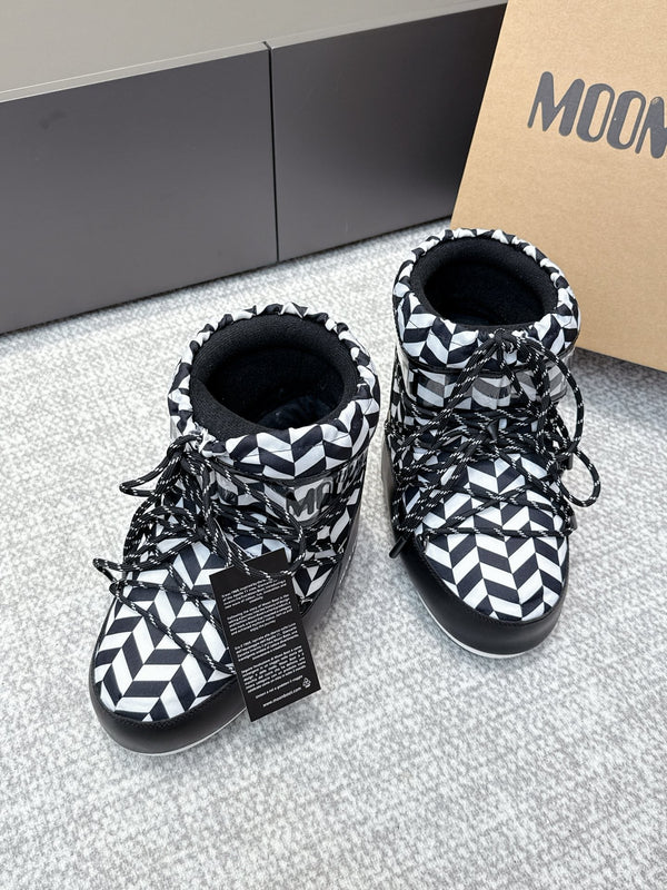 Moon Boot Icon White Black Geometric Print Leather Cavas 515586