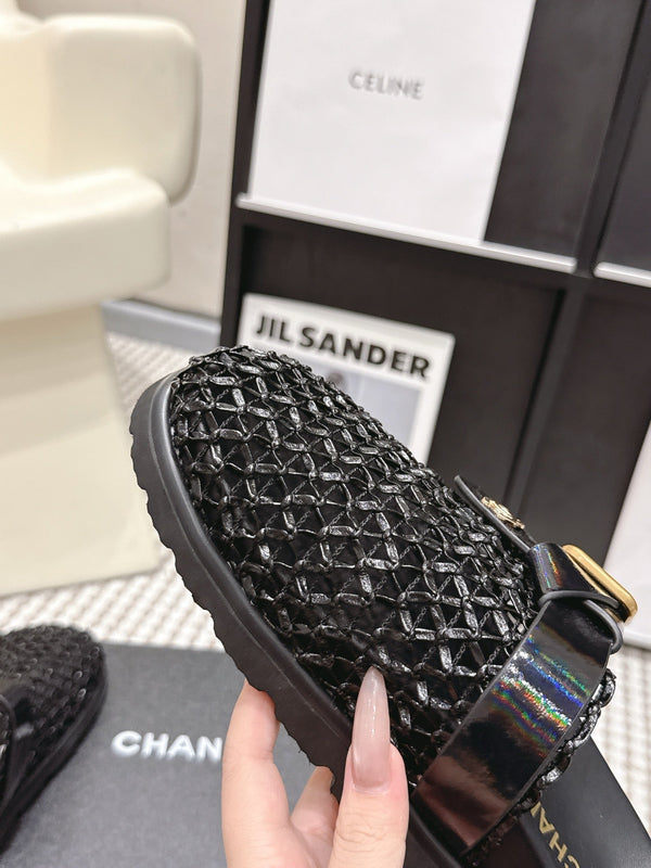 CC Woven Clog Black Glossy Leather 721527