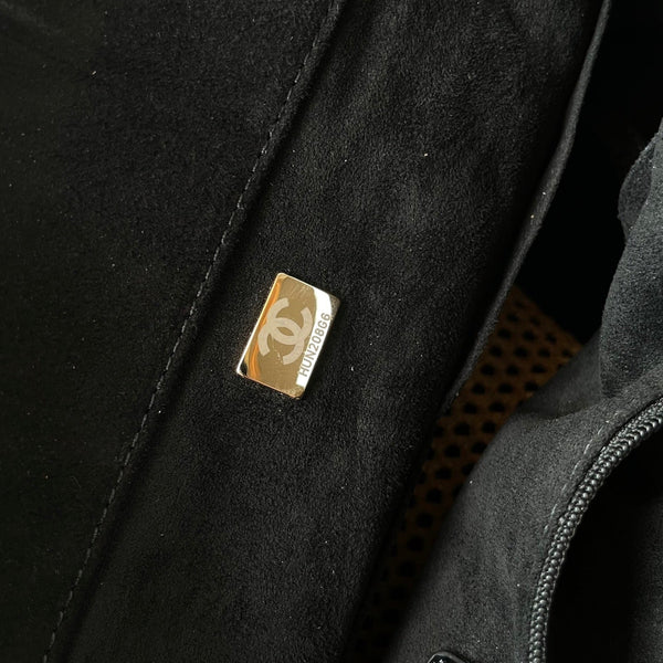 CC 25 Deauville Tote Bag 34cm Beige Black Crochet Suede