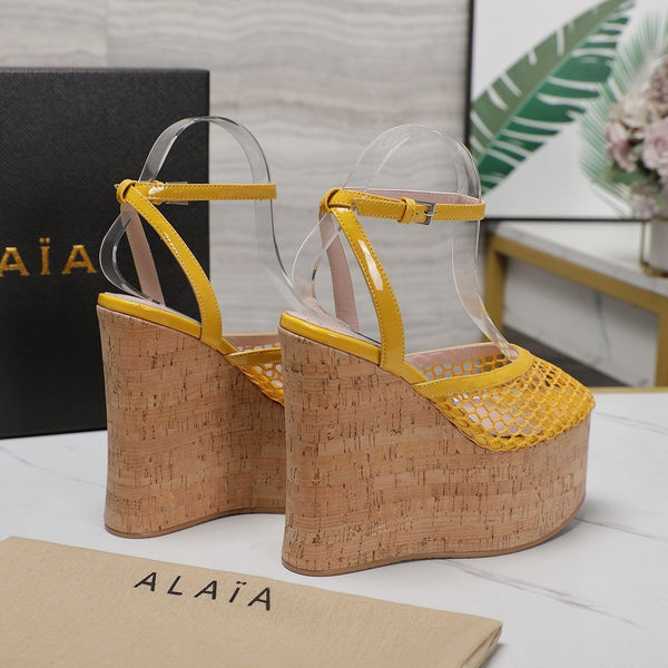 SANDALO ALAIA CON ZEPPA IN RETE GIALLA E GOMMA BEIGE