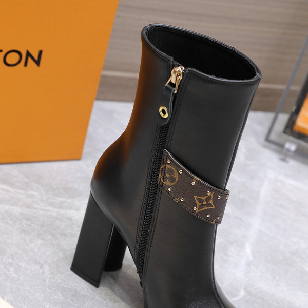 LV x Silhouette Stivali da cavaliere con tacco a V e punta 95 mm in pelle di pecora nera 425683