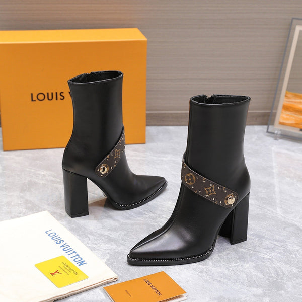 LV x Silhouette Stivali da cavaliere con tacco a V e punta 95 mm in pelle di pecora nera 425683