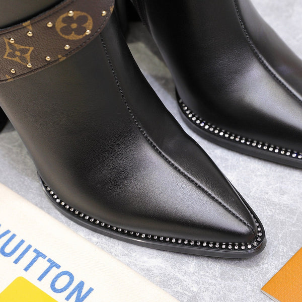 LV x Silhouette Stivali da cavaliere con tacco a V e punta 95 mm in pelle di pecora nera 425683