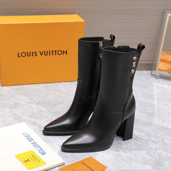 LVx Silhouette Logo Stud Ankle Boot 95mm Black Leather 425687