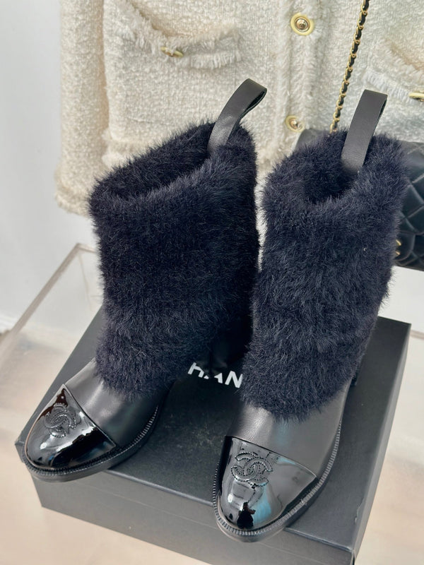 CC Short Boots 60mm Black Cowhide And Wool Yarn