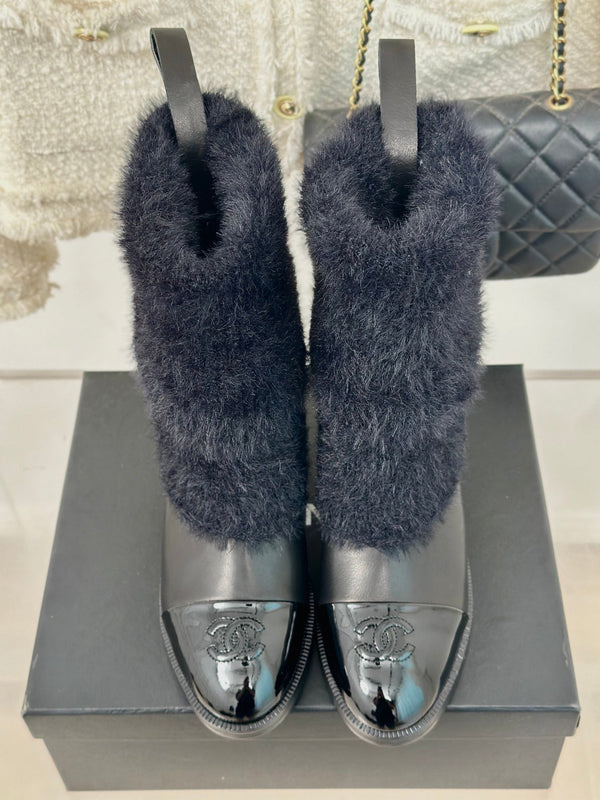 CC Short Boots 60mm Black Cowhide And Wool Yarn