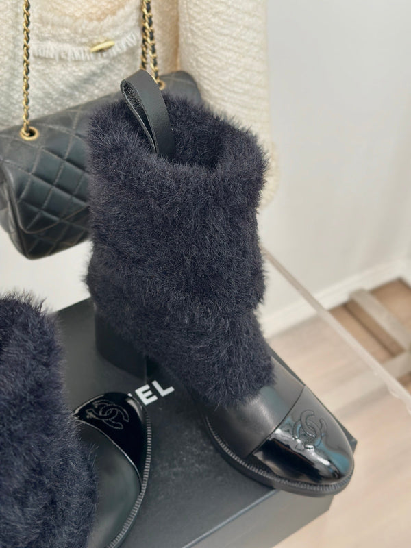 CC Short Boots 60mm Black Cowhide And Wool Yarn