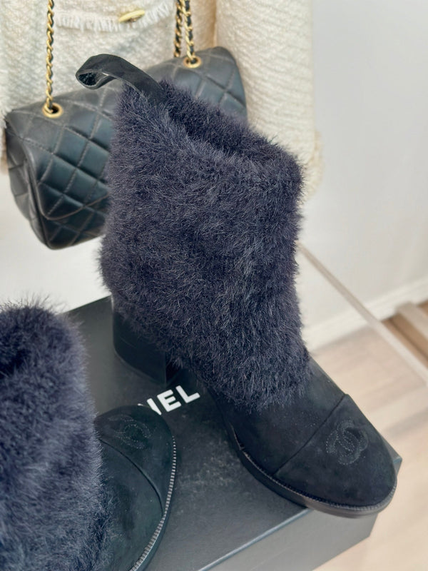 CC Short Boots 60mm Black Suede And Wool Yarn