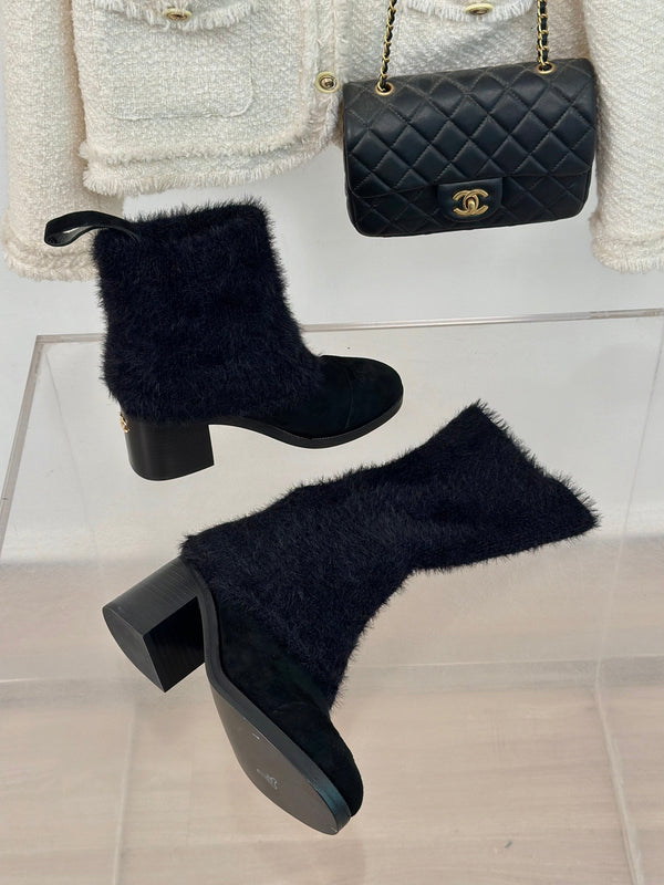 CC Short Boots 60mm Black Suede And Wool Yarn