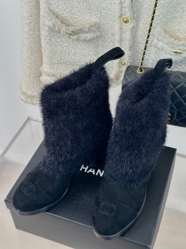 CC Short Boots 60mm Black Suede And Wool Yarn